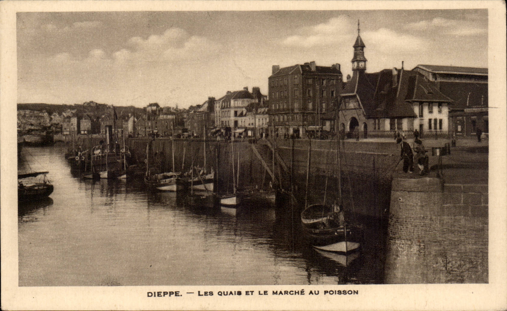 CPA Dieppe quays and Market with fish