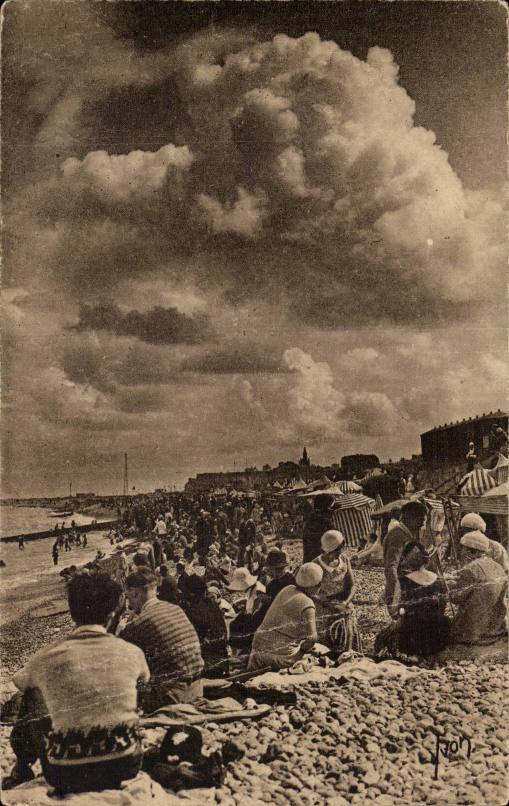 CPA Dieppe the beach