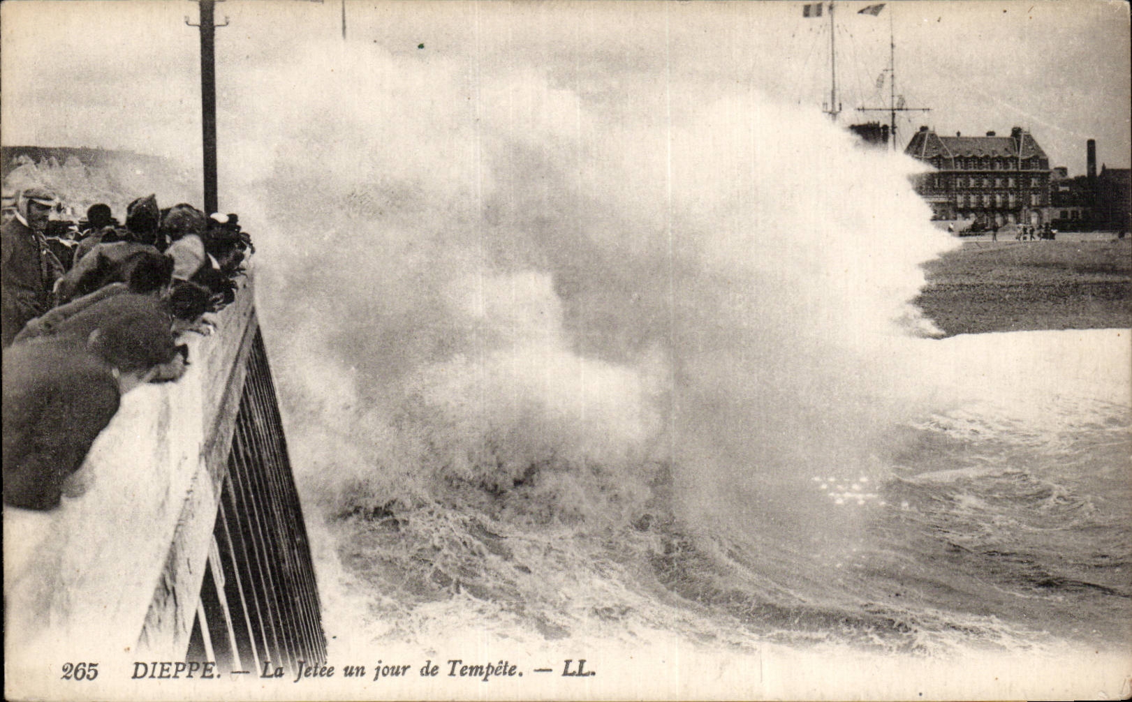CPA Dieppe the pier one day of storm