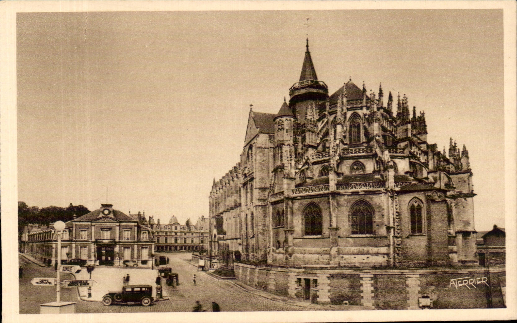 CPA tienen colegial el castillo y el ayuntamiento