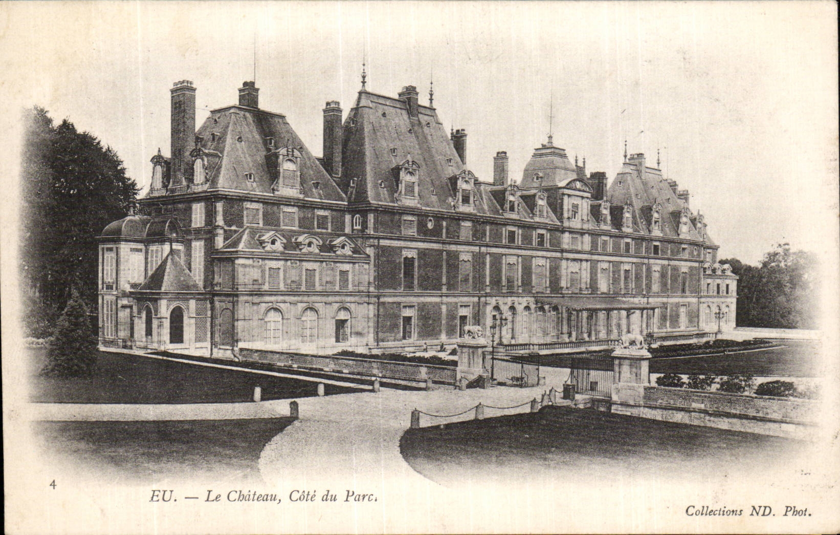 CPA Eu Le castle dimensions park