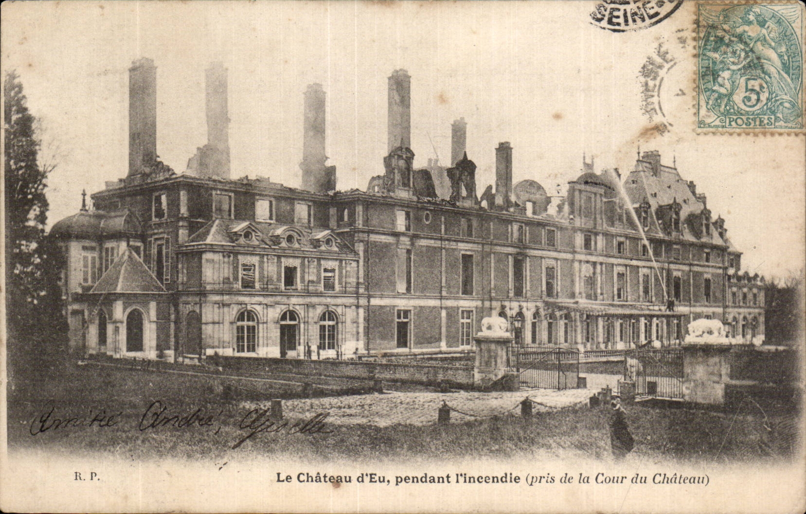 Eu Le castle de CPA durante el fuego (tomado la corte del castillo)