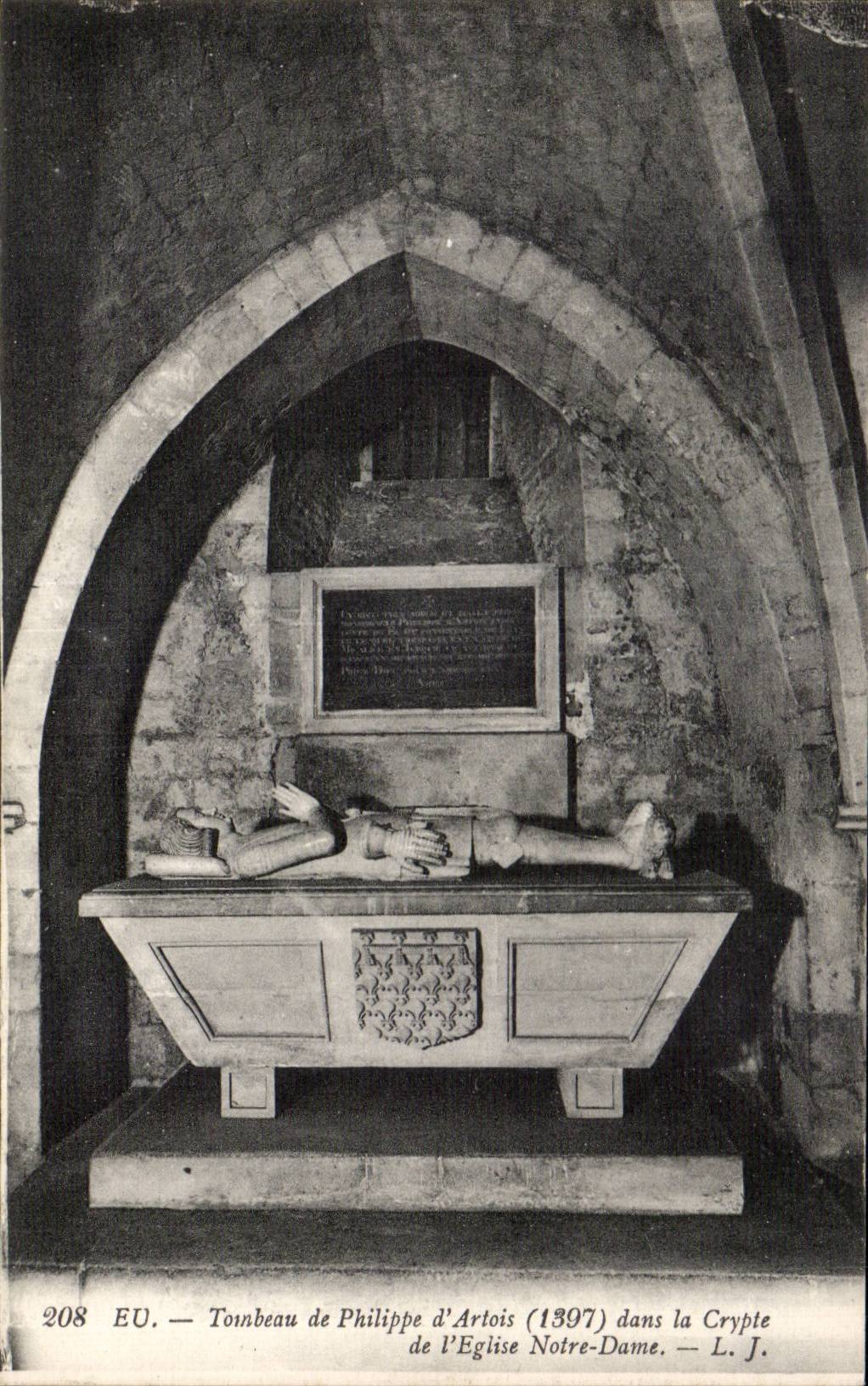 CPA tienen tumba del d Artois (1397) de Felipe en la cripta de la iglesia de Notre Dame