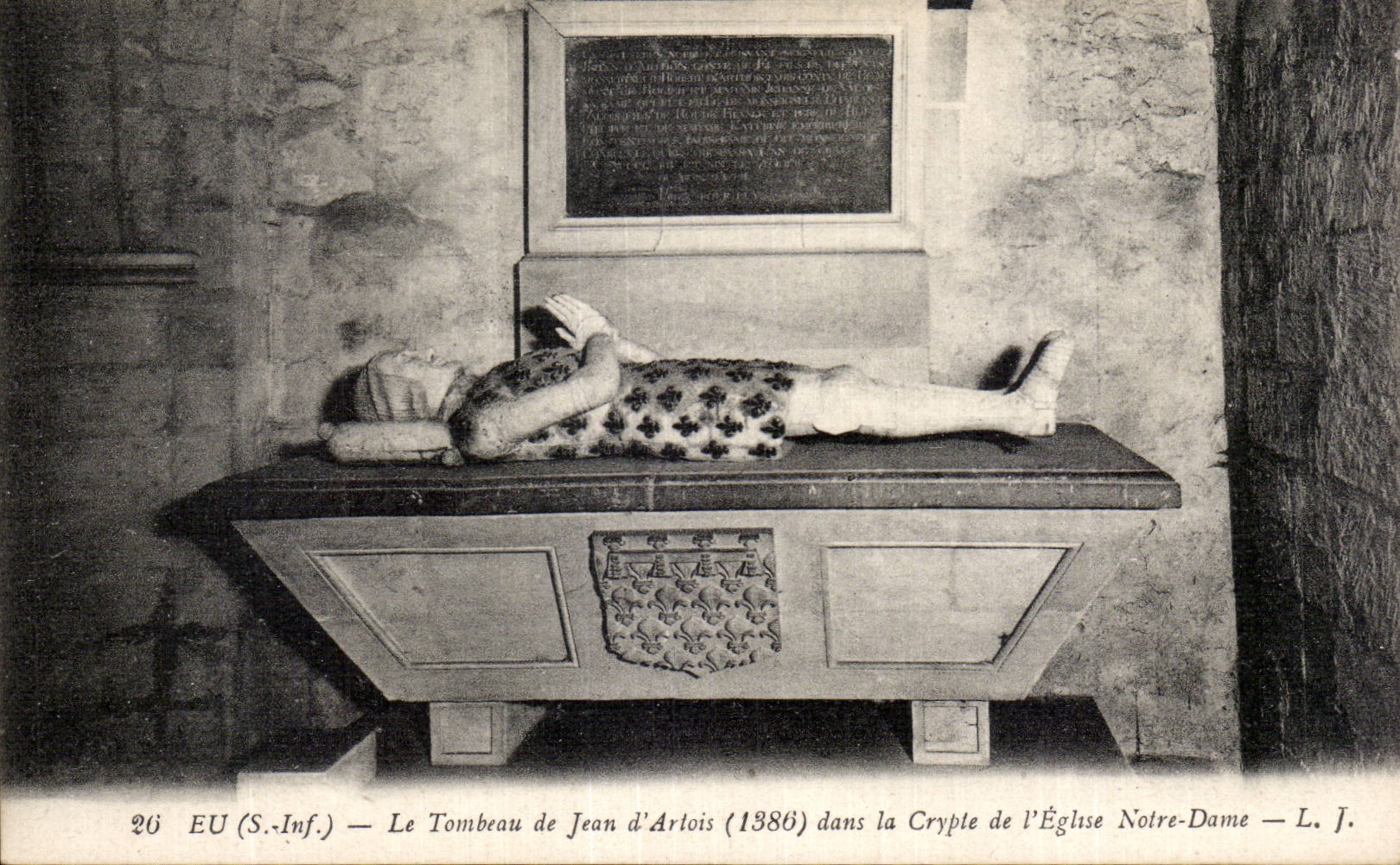 Eu Le tomb de CPA del d Artois (1386) de Jean en la cripta de la iglesia de Notre Dame