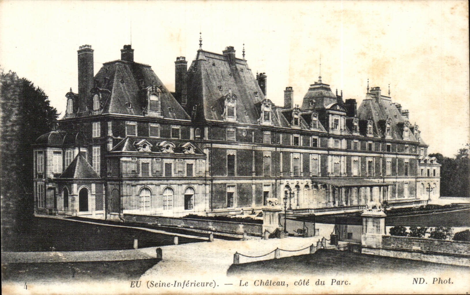 CPA Eu Le chaetau dimension of the park