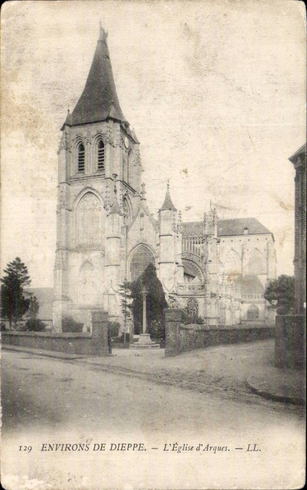 CPA Environs of Dieppe the church of Arch