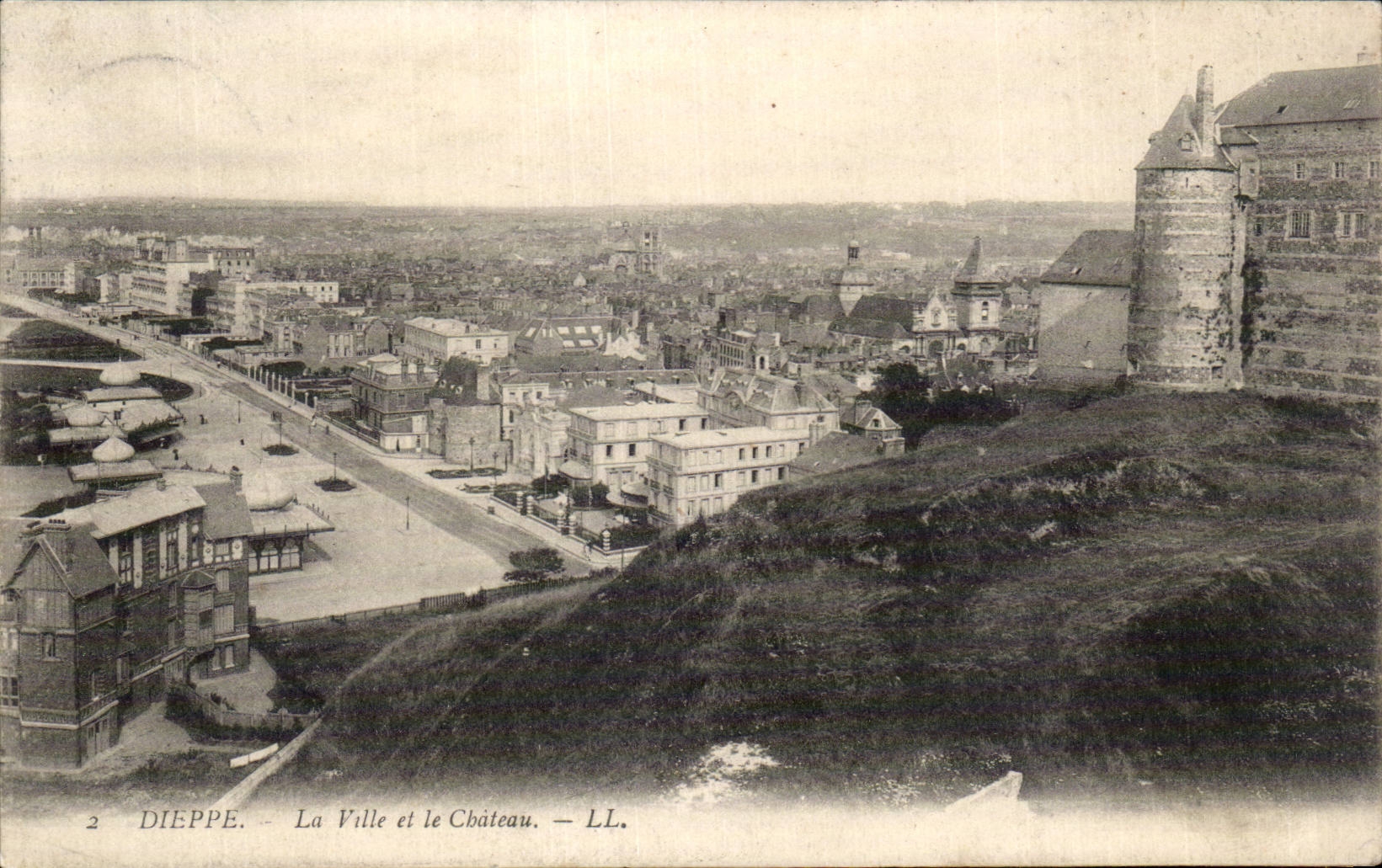 CPA Dieppe the city and the castle