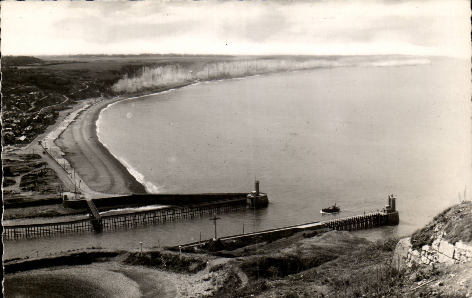 Fecamp el playa y embarcaderos - CPA