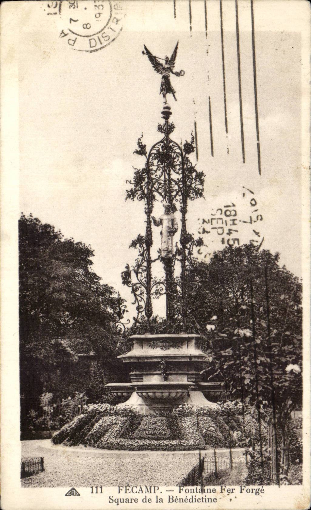 Fecamp el benedictino - fuente tiene hierro labrado - CPA