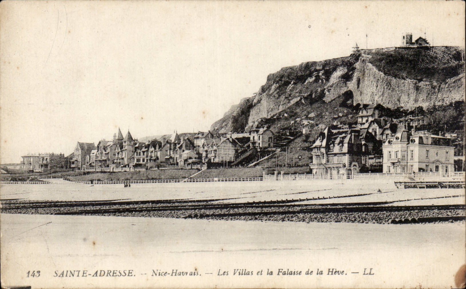 Sainte Addresses to them Villas and the Cliff of Heve - CPA