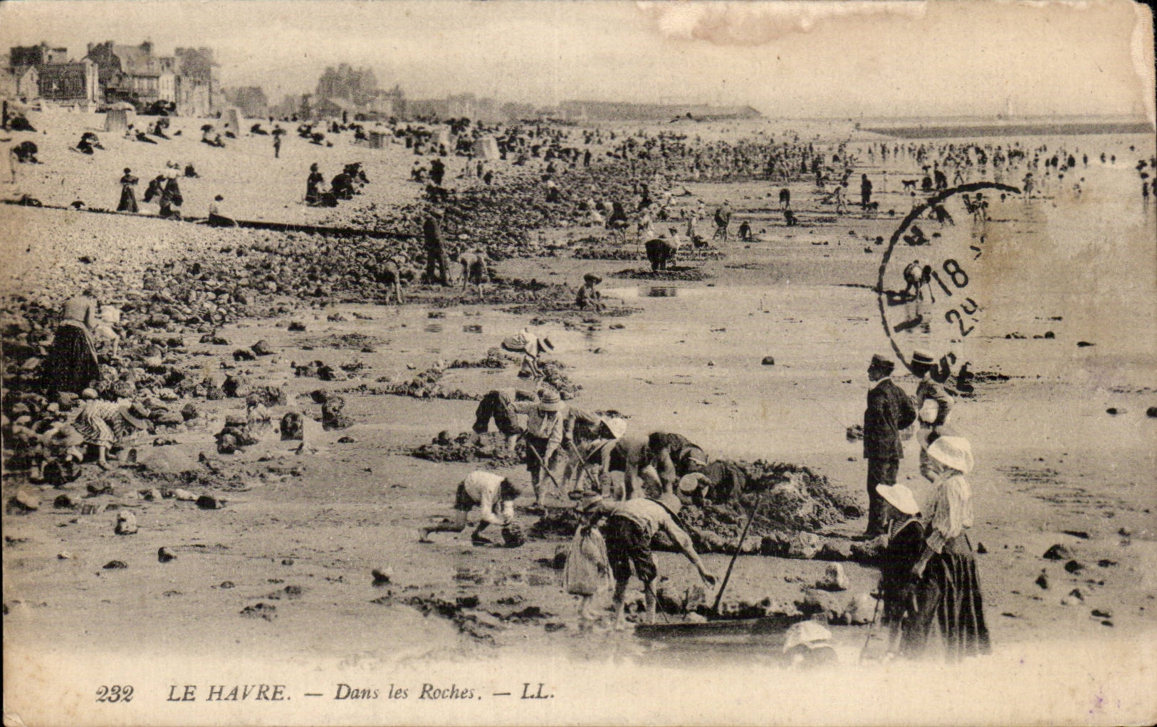 Le Havre - en las rocas - CPA