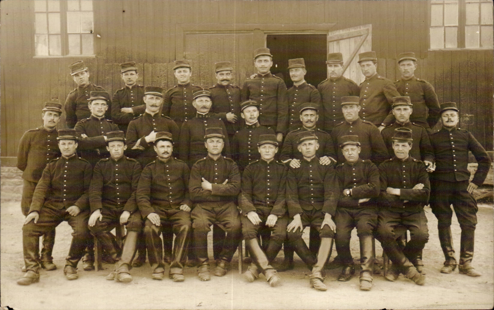 Real photo Militaria Soldiers Regiment