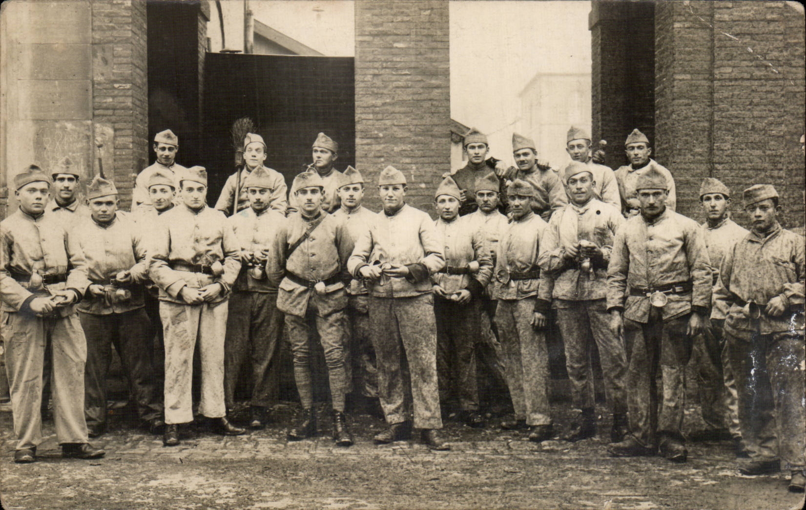 Real photo Militaria Soldiers