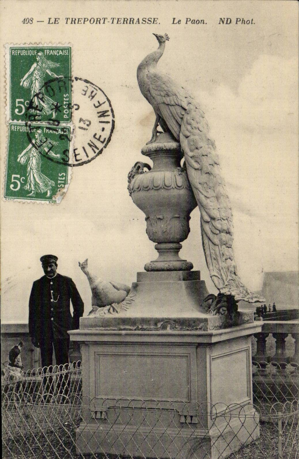 CPA Treport Terrasse Le peacock