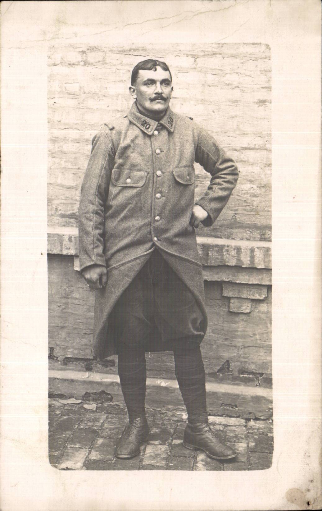 CPA Real photo Militaria Soldier