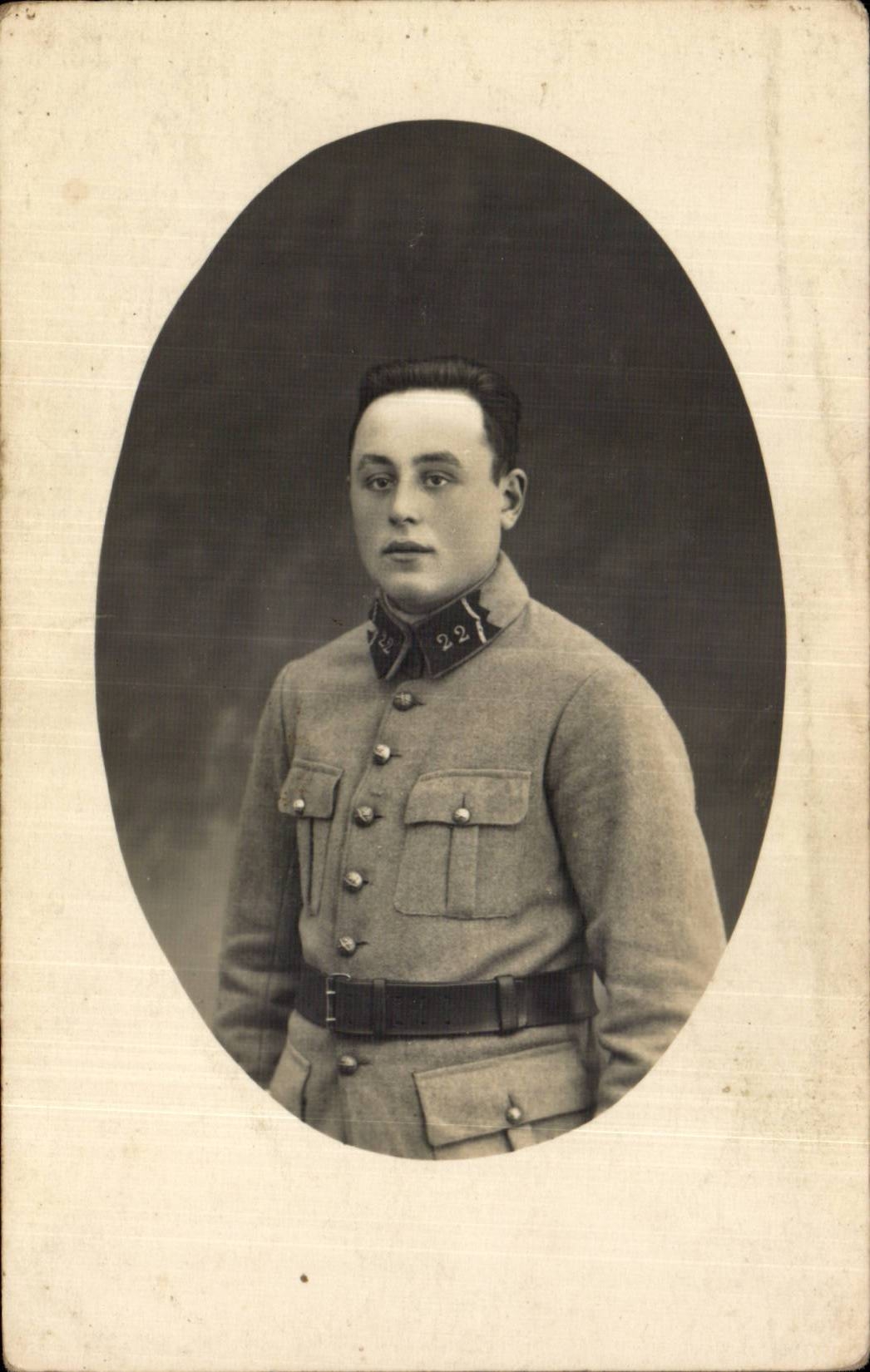 CPA Real photo Militaria Hairy Soldier