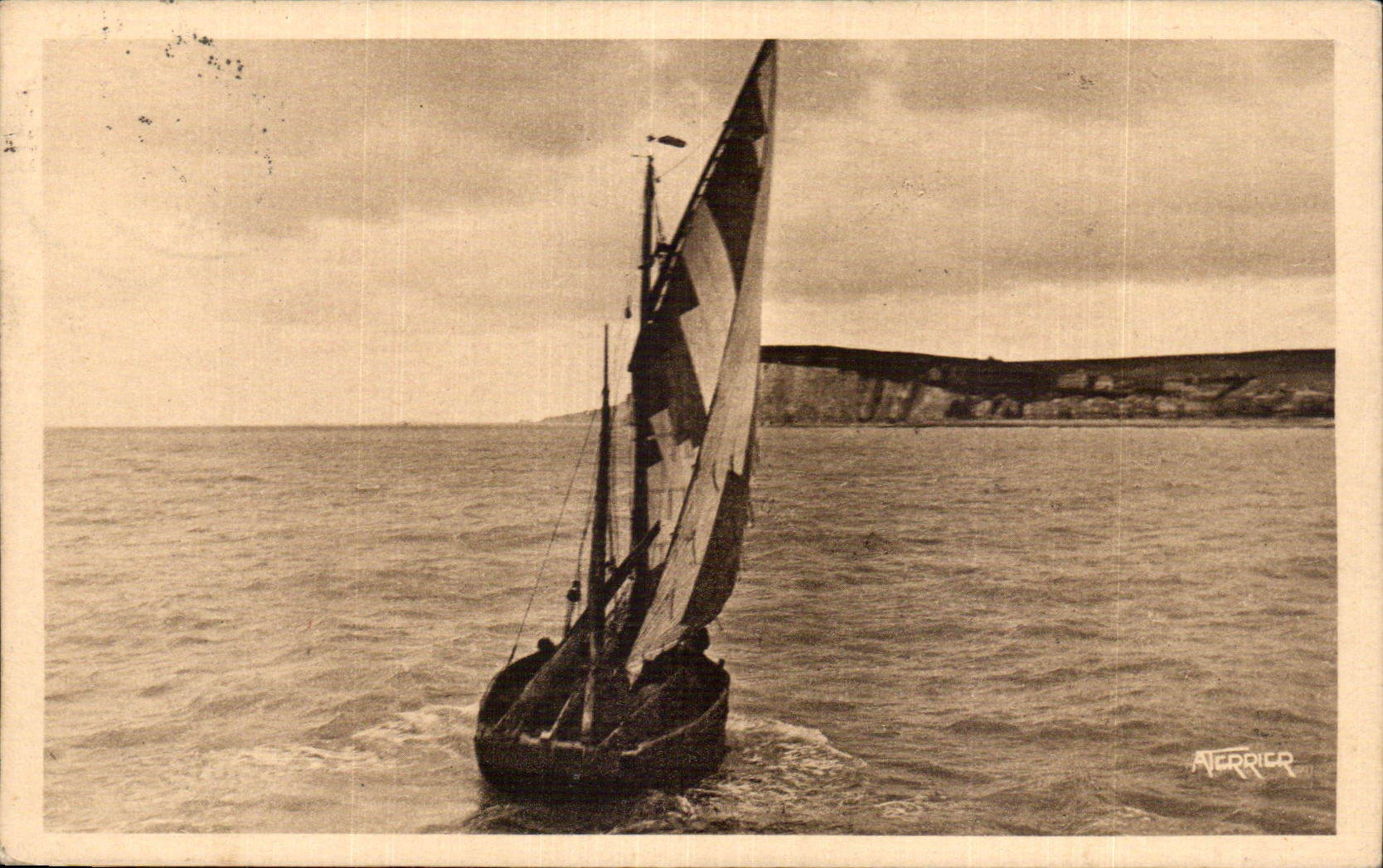 Traportaise del bote pequeno de CPA Treport que se va al pecado