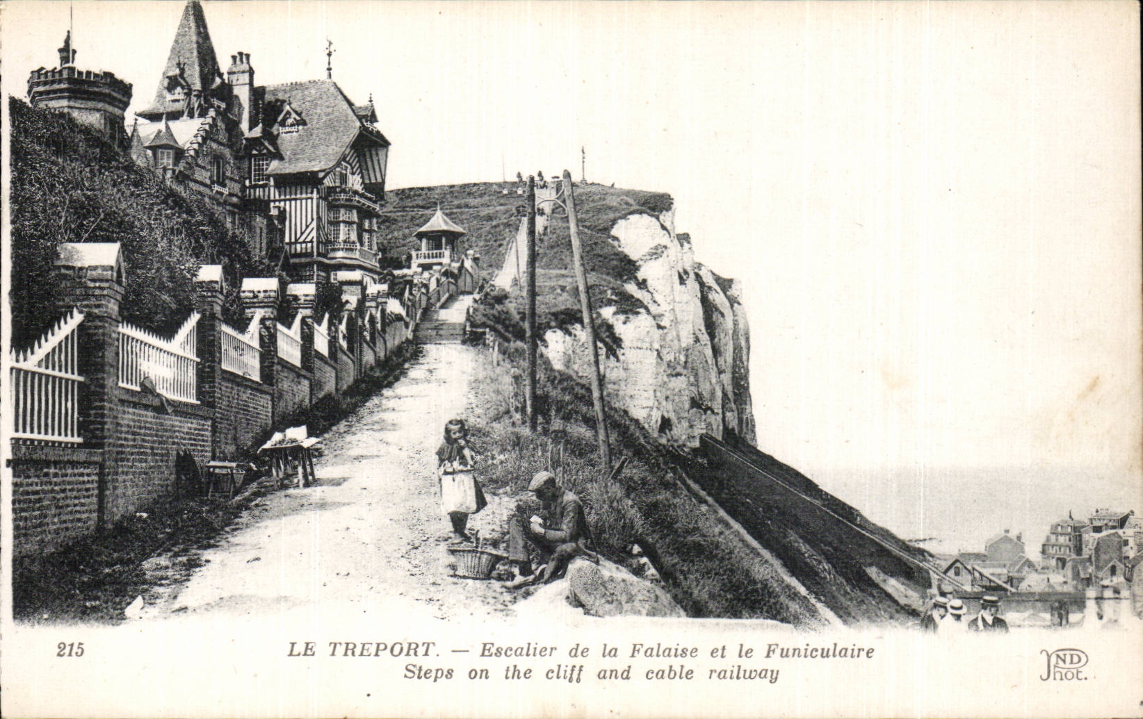 Escalera de CPA Treport del acantilado y del funicular