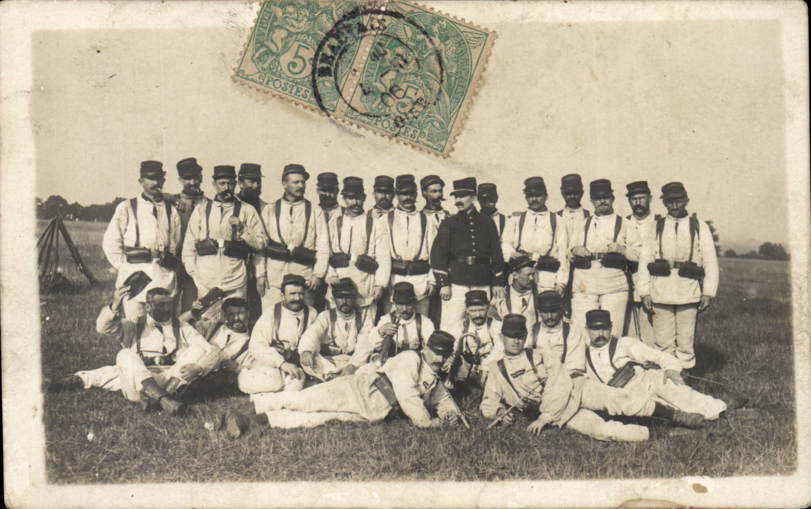 CPA Real photo Militaria Beauvais Soldiers