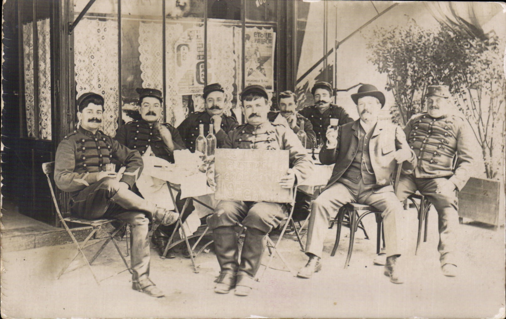 CPA Real photo Militaria Soldiers