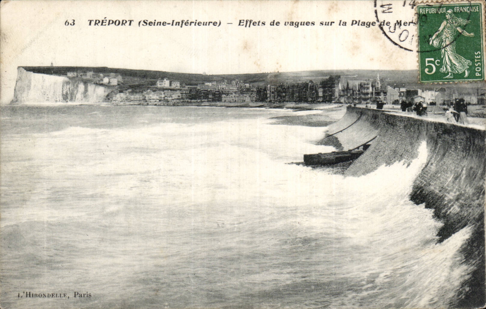 Efectos de CPA Treport de ondas en la playa del mar