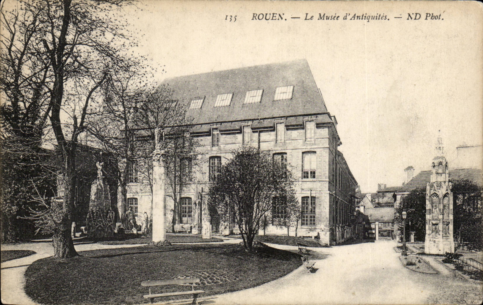 CPA Rouen Le museum of antiquities