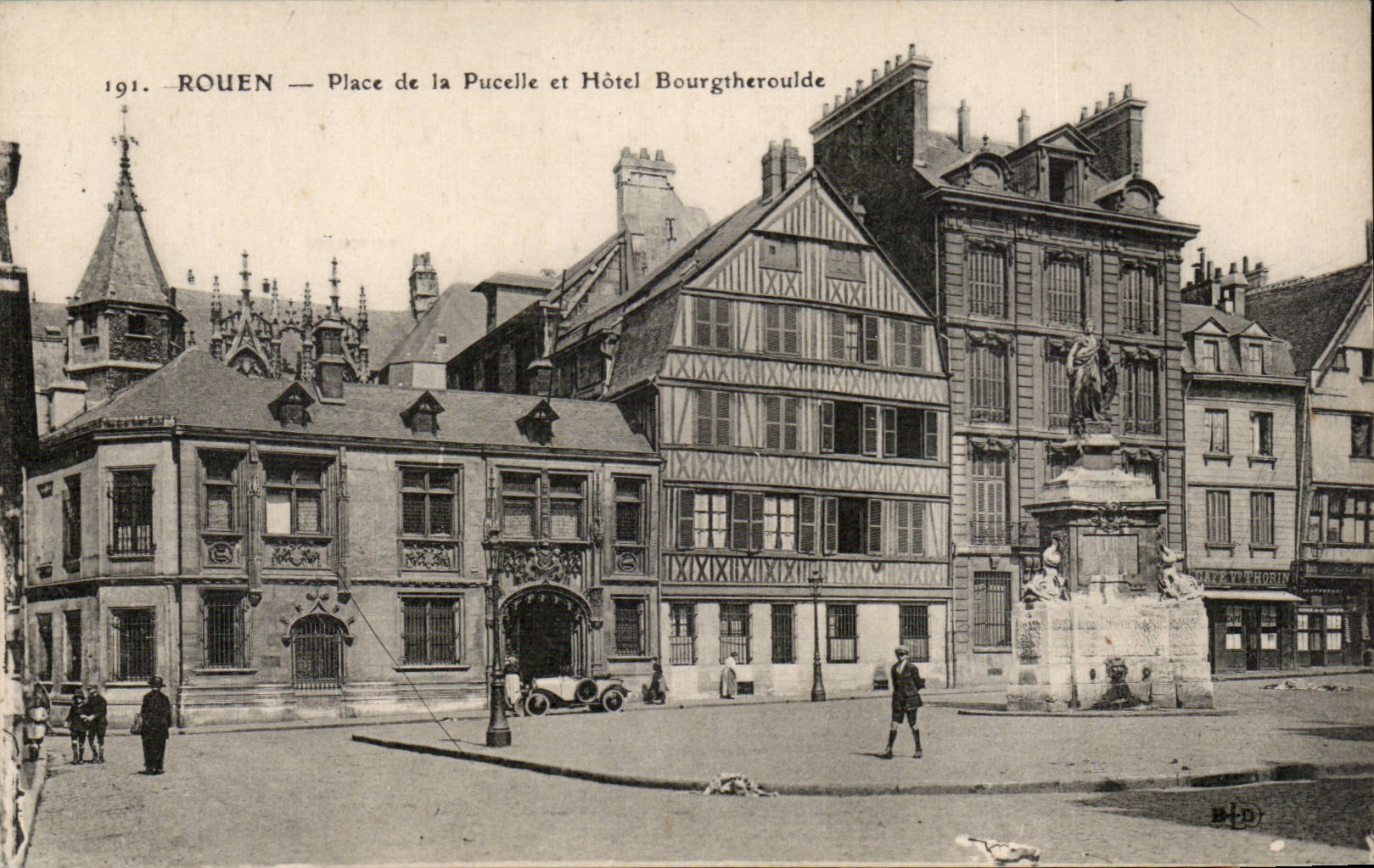 CPA Rouen Places of the Virgin and Hotel Bourgtheroulde