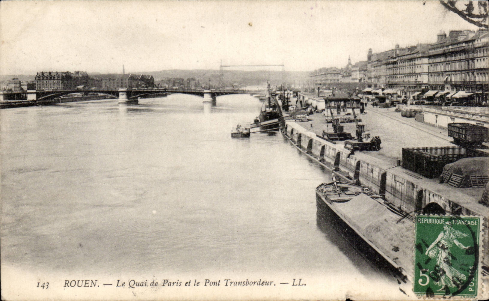 CPA Rouen Le quay of Paris and the transporter bridge