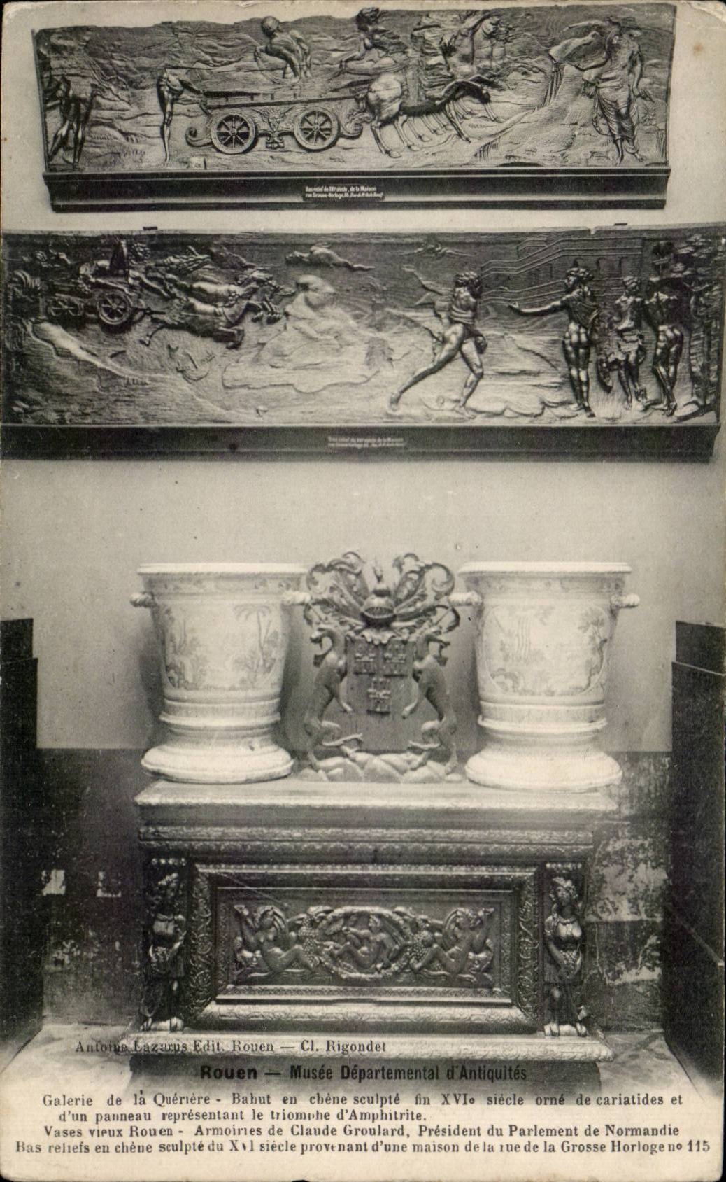 CPA Rouen Musee departmental of Bahut antiquities in oak carves