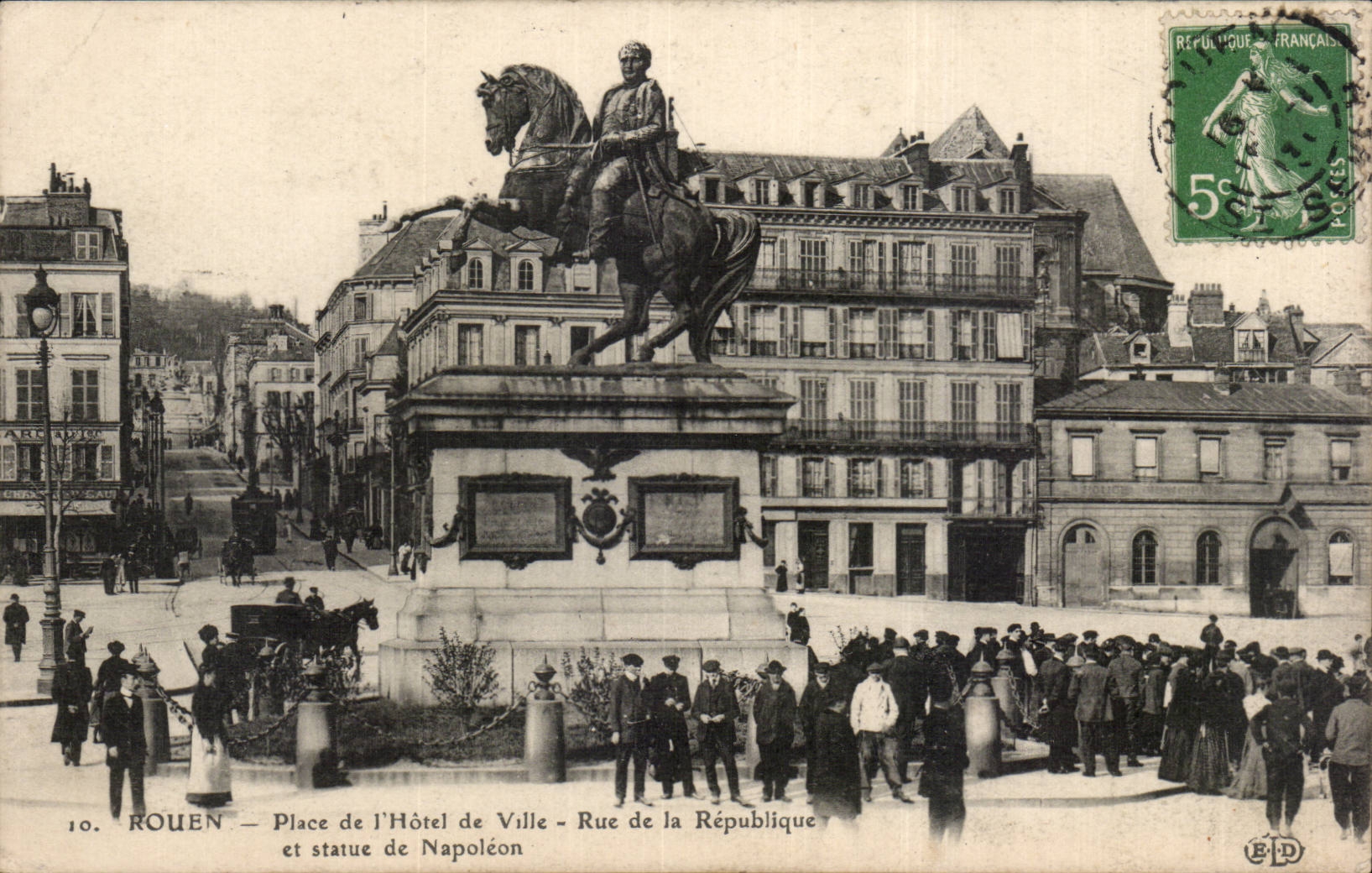 CPA Rouen Places Napoleon and town hall Rue of the Republic Statue