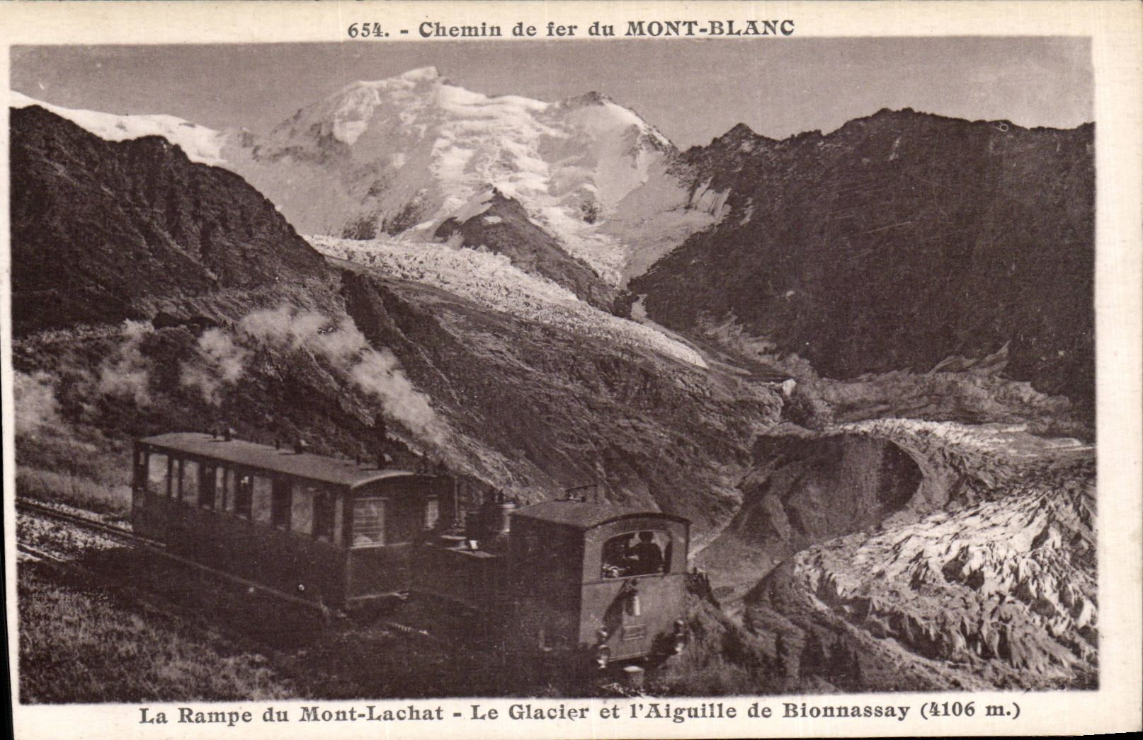 CPA Chemin de fer du Mont Blanc La rampe du Mont Lachat Le glacier et l'aiguille de Blonnassay (4106m) Train