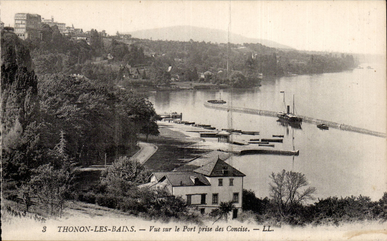 CPA Thonon les Bains Seen on the port taken of the Concise one