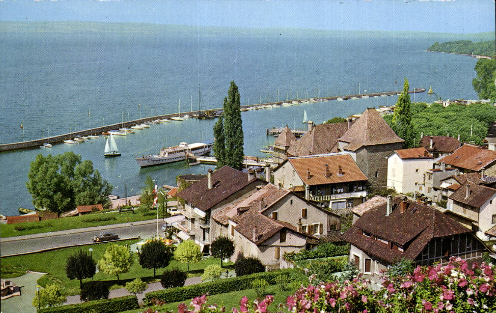 lesBains de CPSM Thonon desde los jardines del belvedere Le port el lago y el banco suizo