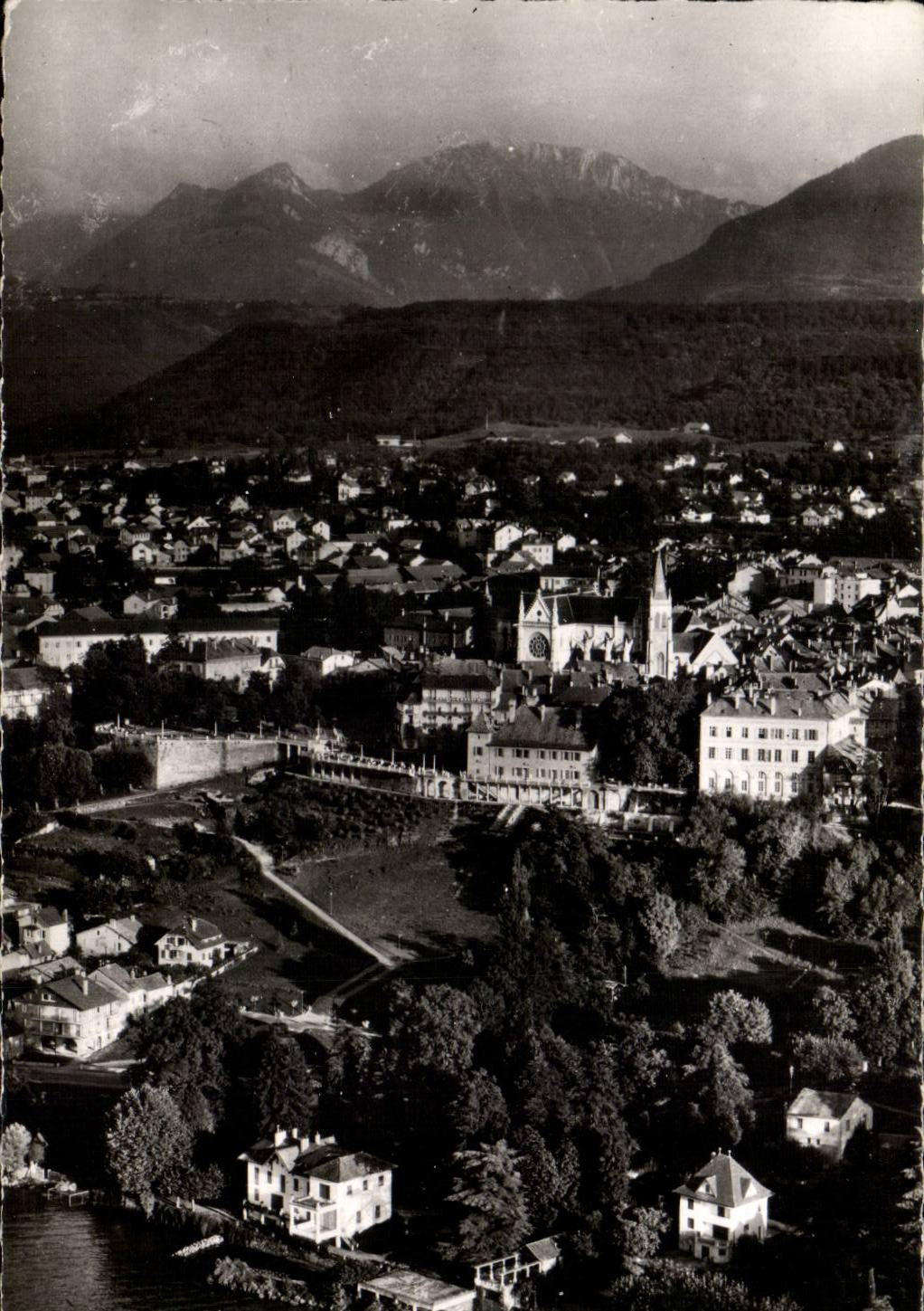 CPA Thonon les Bains Seen air the lake Leman the city and mounts of Chablais