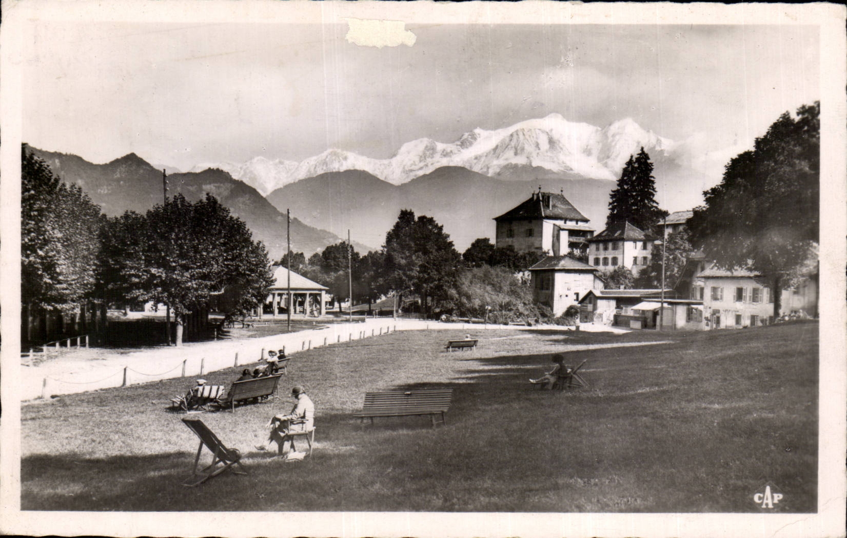 CPSM Sallanches Le jardin public et le Mont Blanc