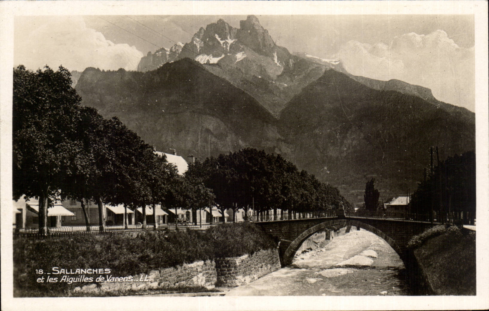 CPA Sallanches et les aiguilles de Varens
