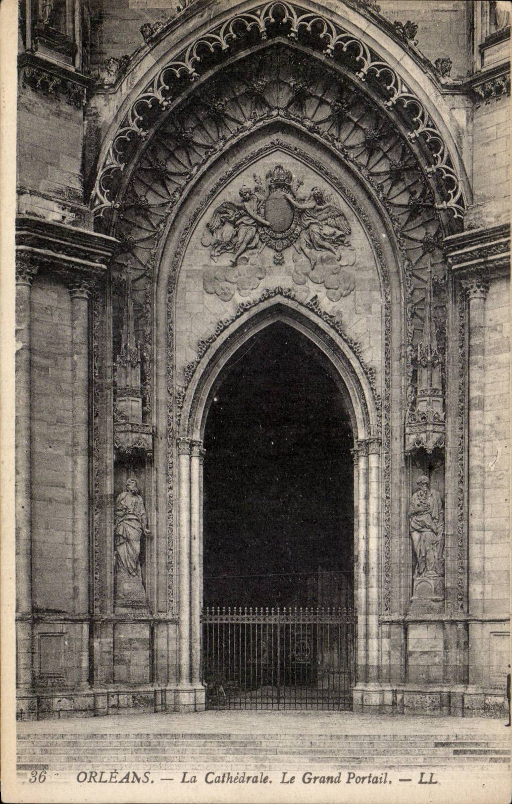 CPA Orleans the cathedral the large gate