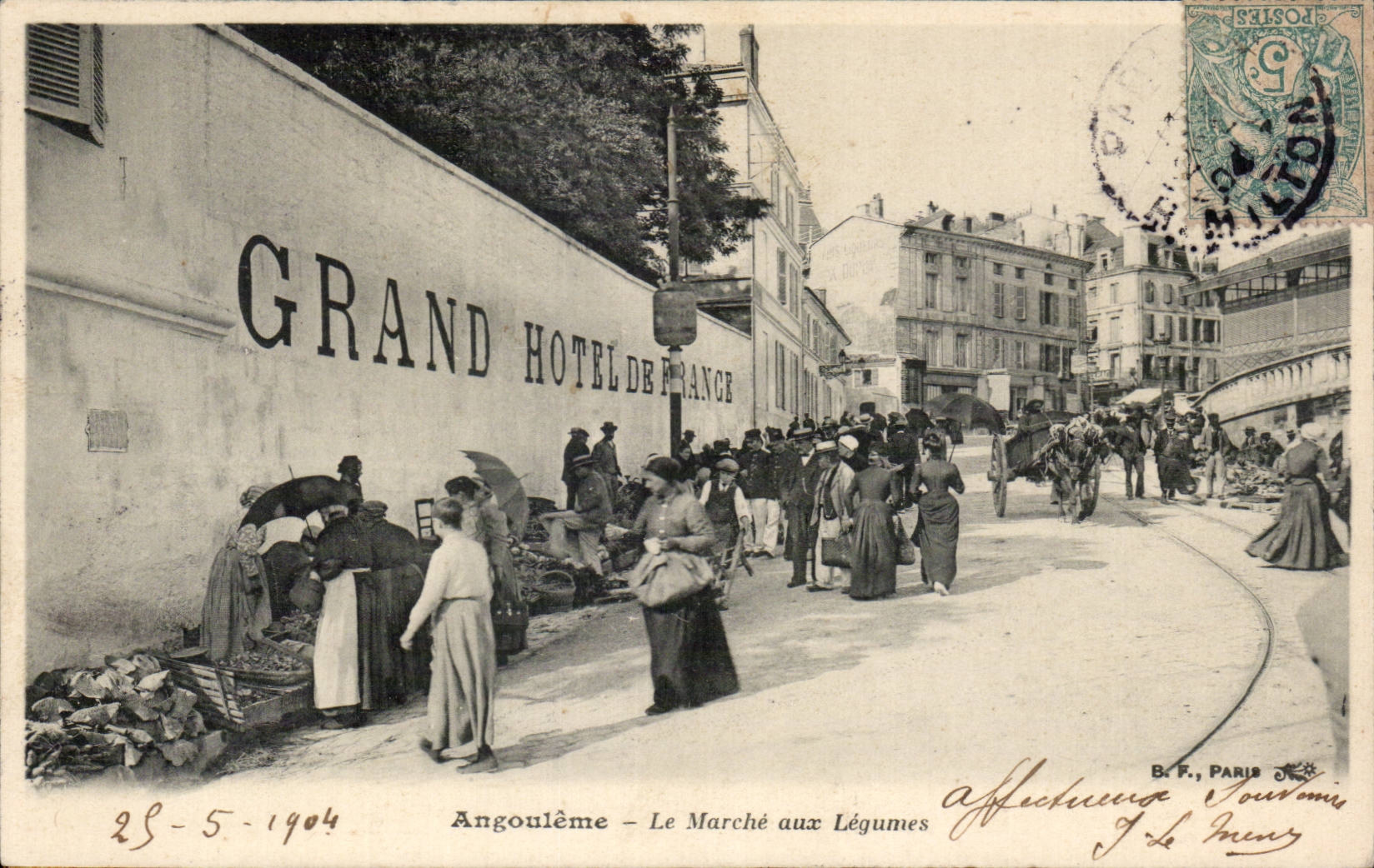 CPA Angouleme Le marche aux legumes