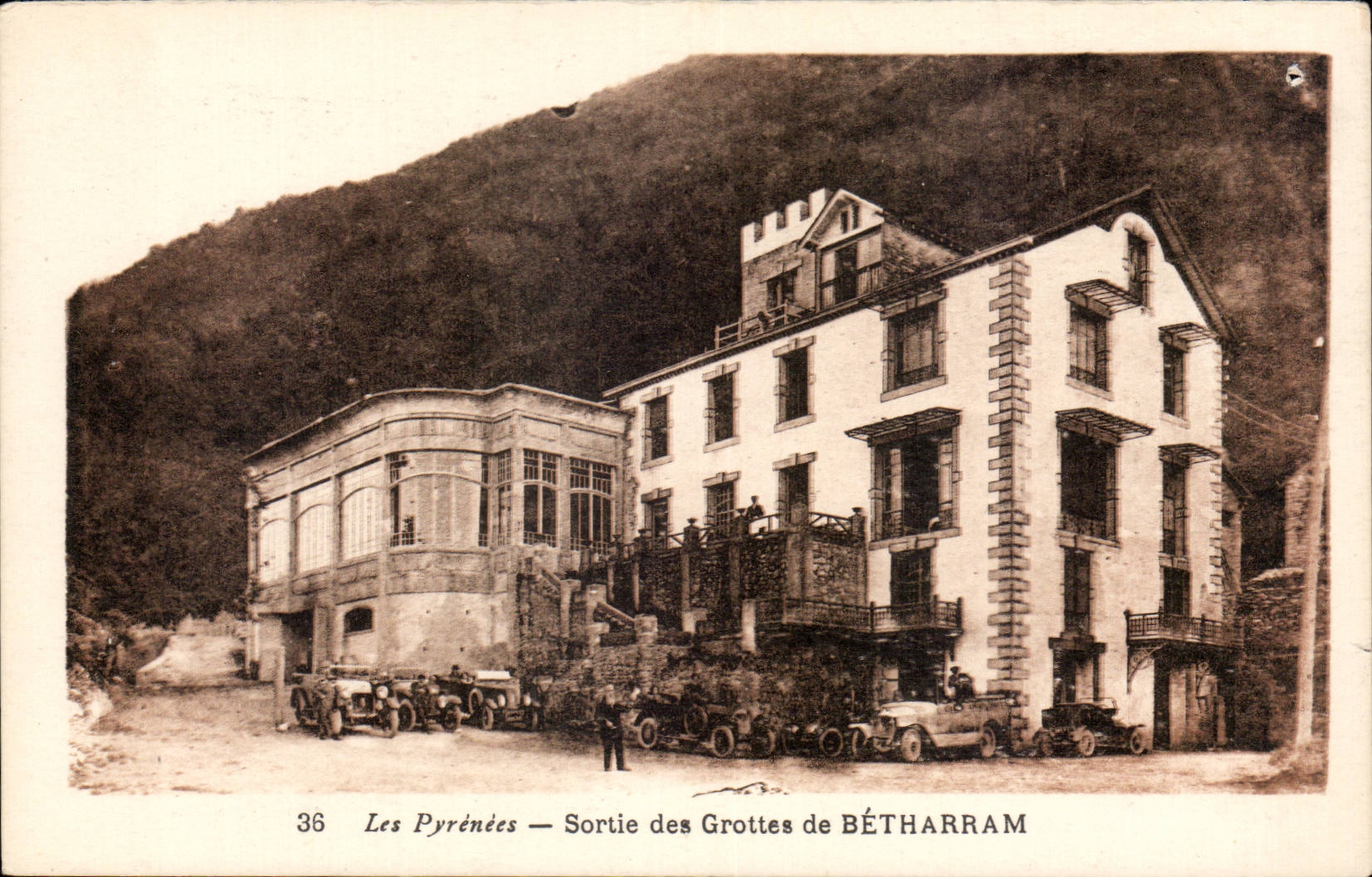 CPA Left the caves of Betharram