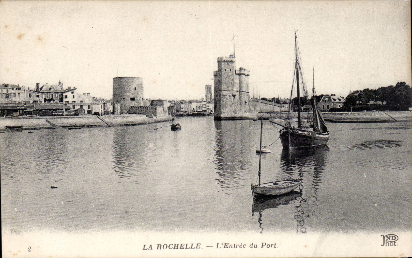 El entrar de CPA La Rochelle del puerto