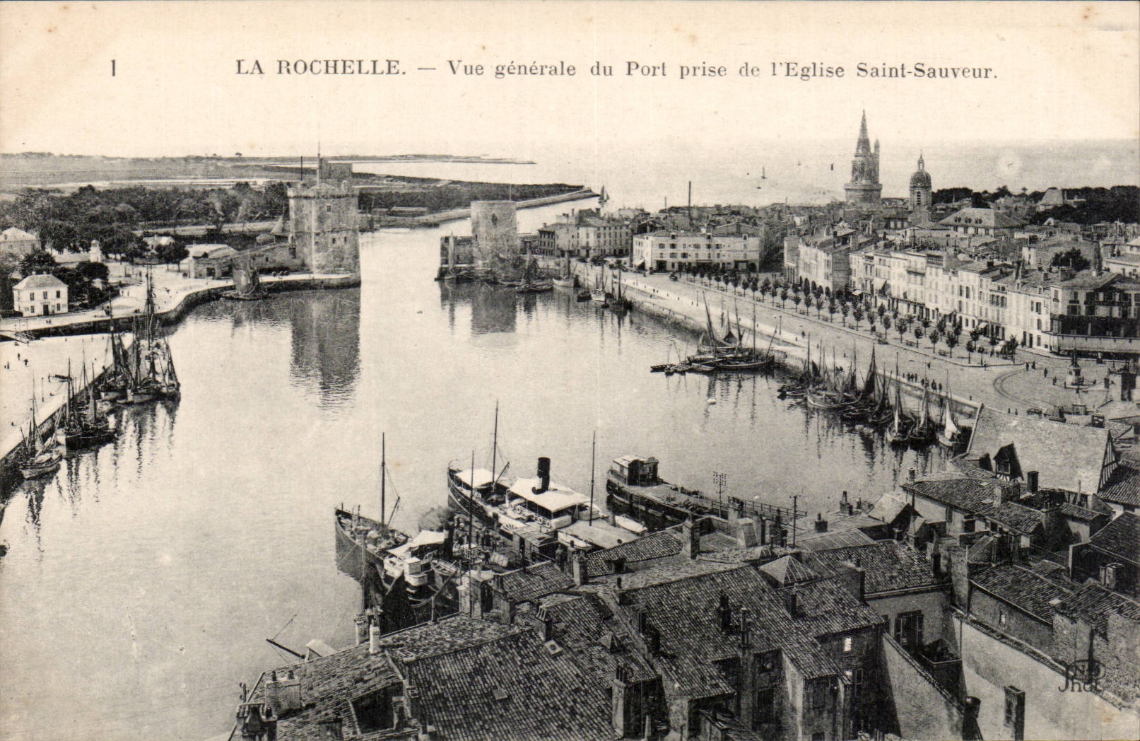 Opinion de CPA La Rochelle del puerto tomado del ahorrador del santo de la iglesia