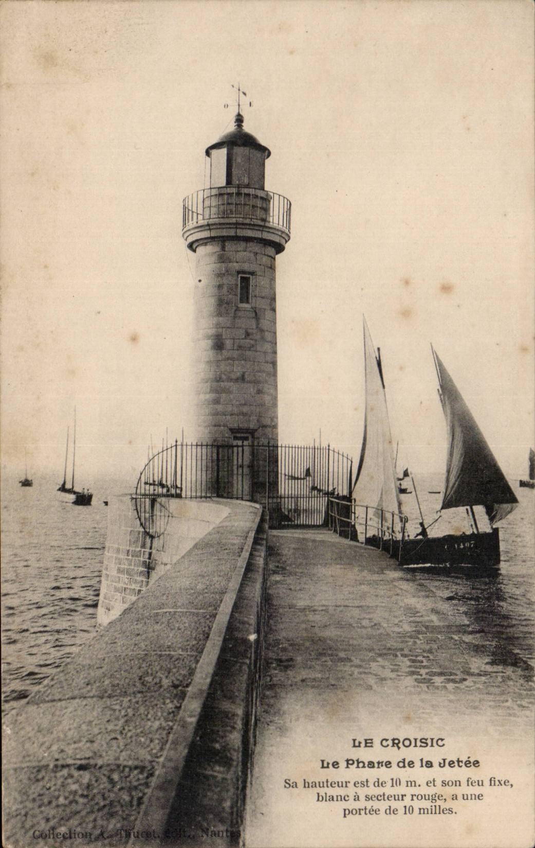 CPA Croisic Le headlight of the Lighthouse pier