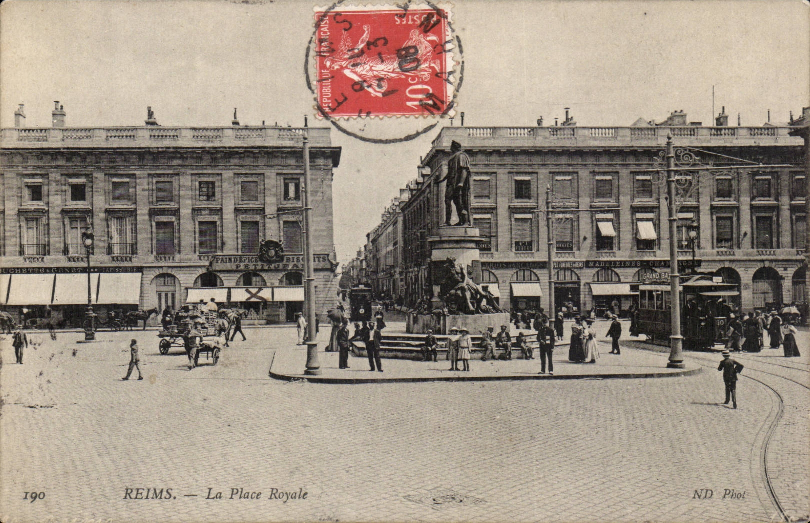 CPA Rheims the Royal place