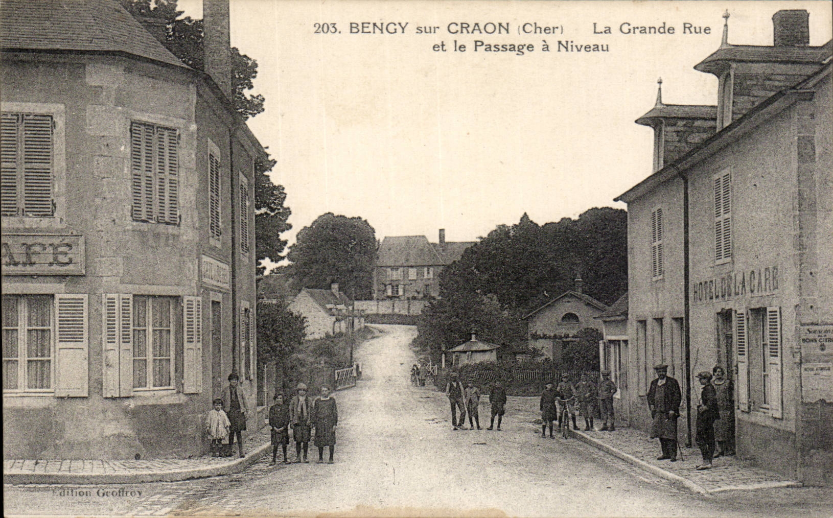 Bengy on Craon it Main street and the Passage again - CPA