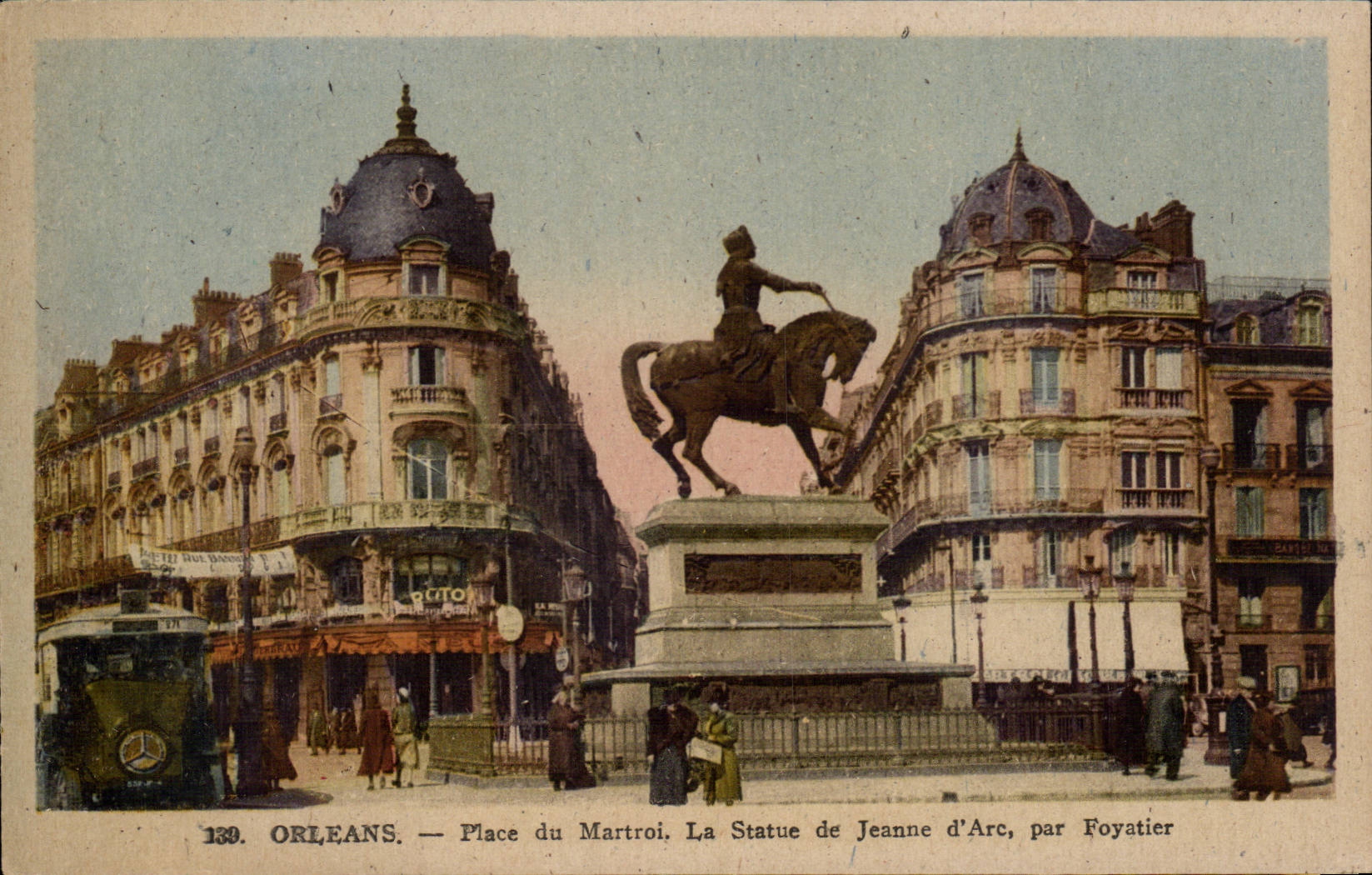 Orleans - Place du Martroi - Statue of Jeanne d' Arc - CPA