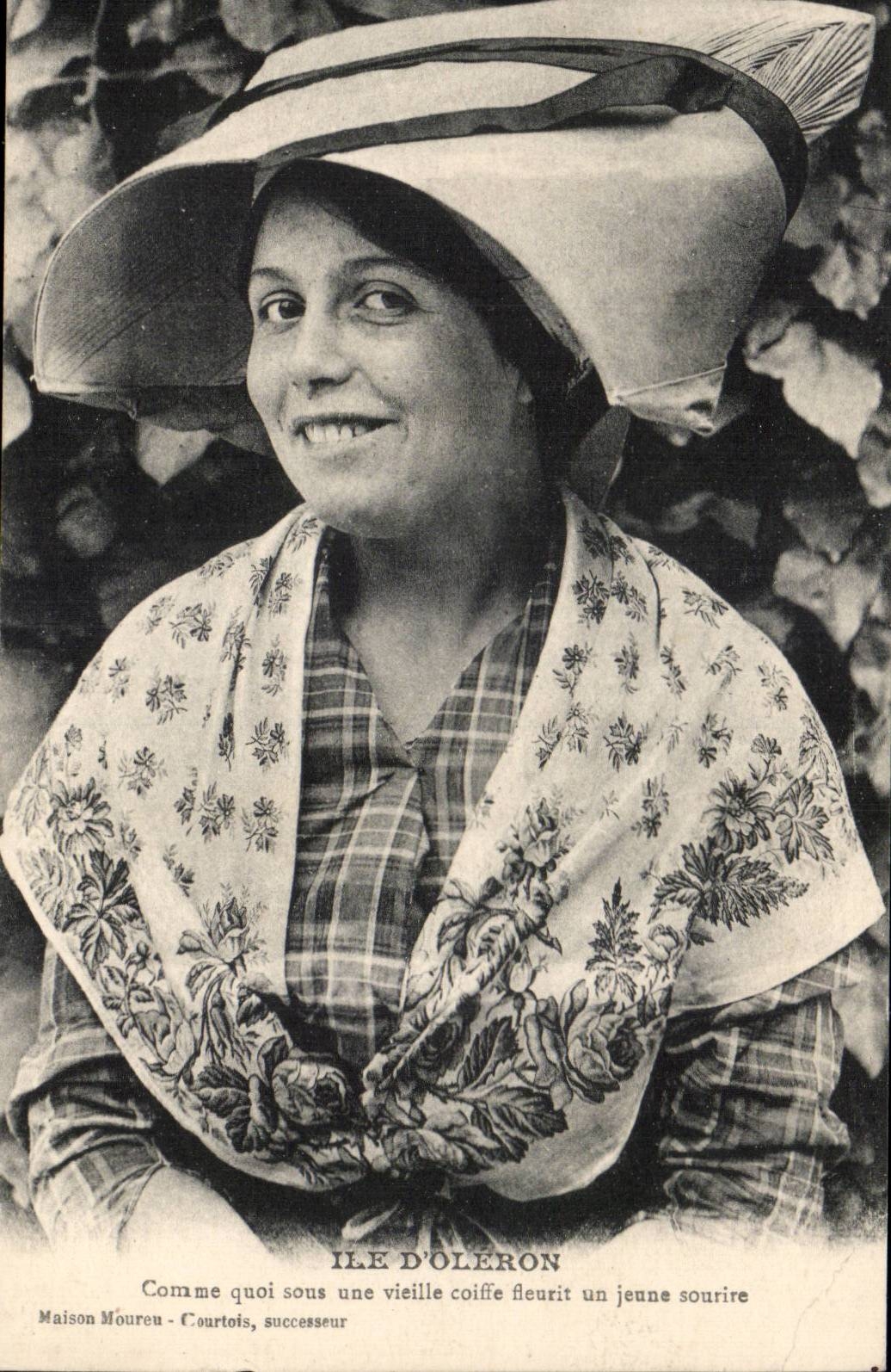 Folklore - Costumes - Island of Oleron - CPA