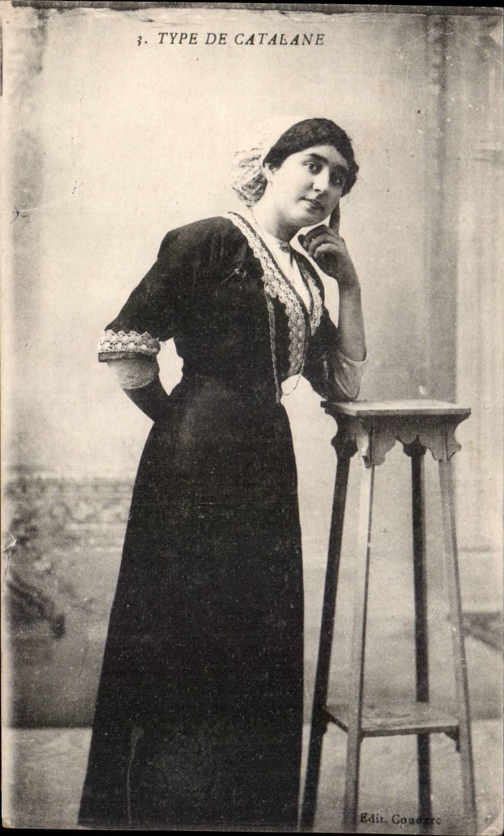 Folklore - Costumes - Type of Catalan woman - Spain - Espana - Spain - CPA