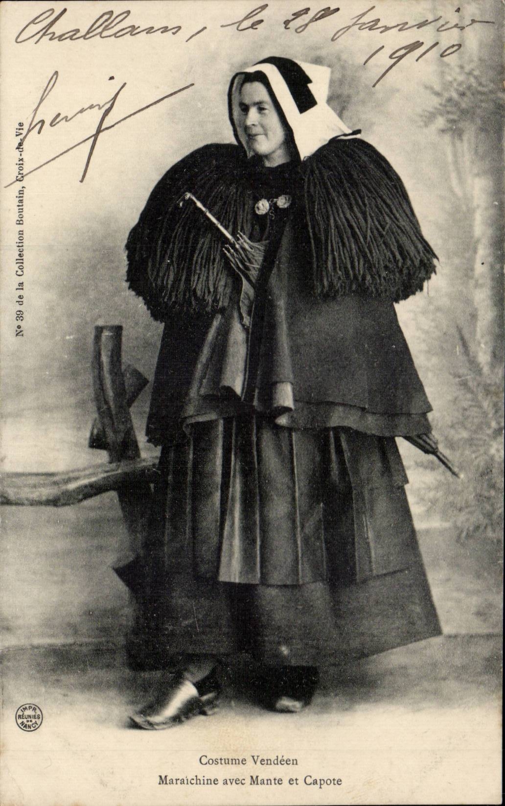 Folklore - Vendean Costume - Maraichine with Mante and Capote - CPA