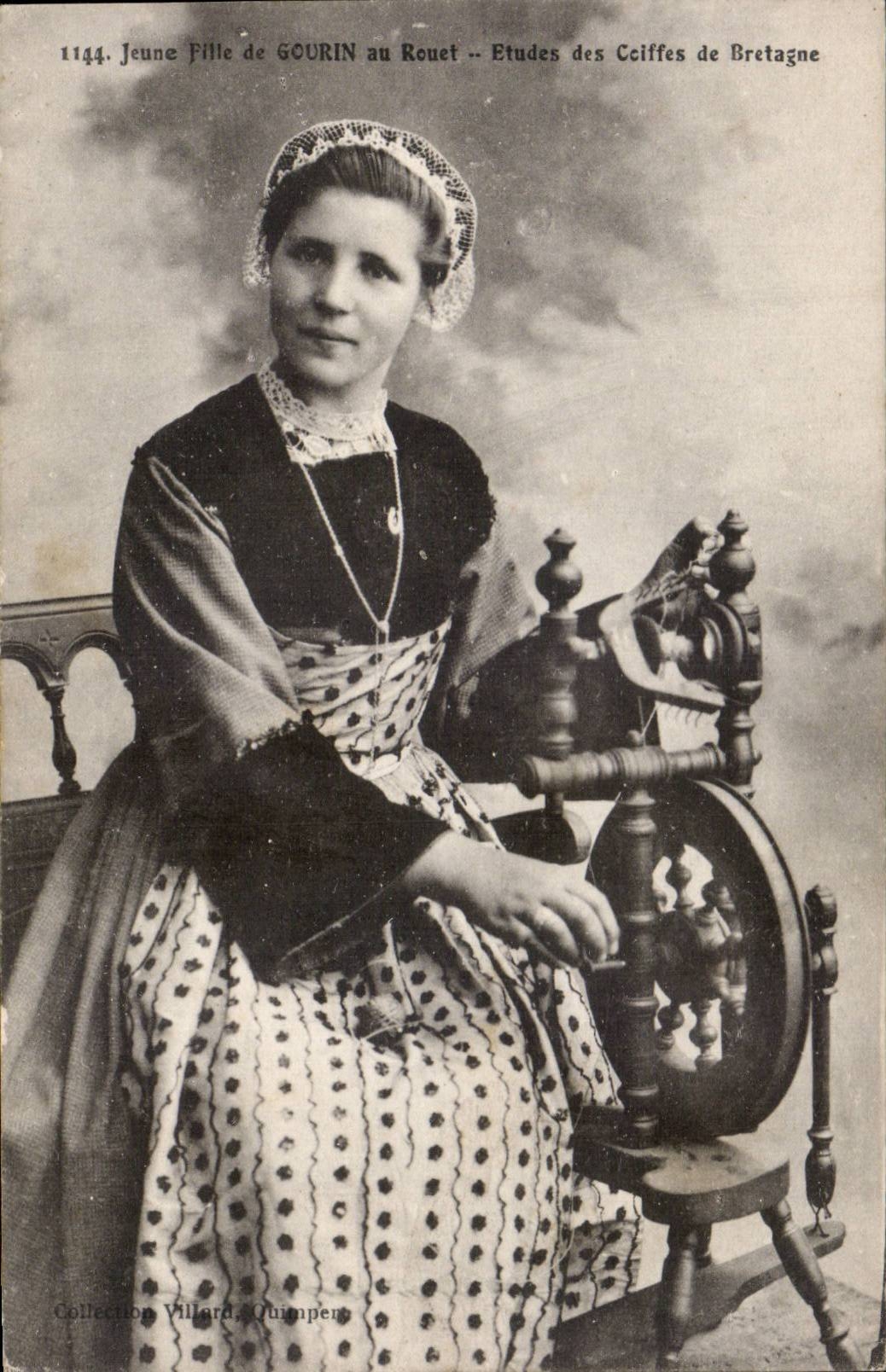 Folklore - Costumes - Girl of Gourin to the Wheel - Details of the Caps in Brittany CPA