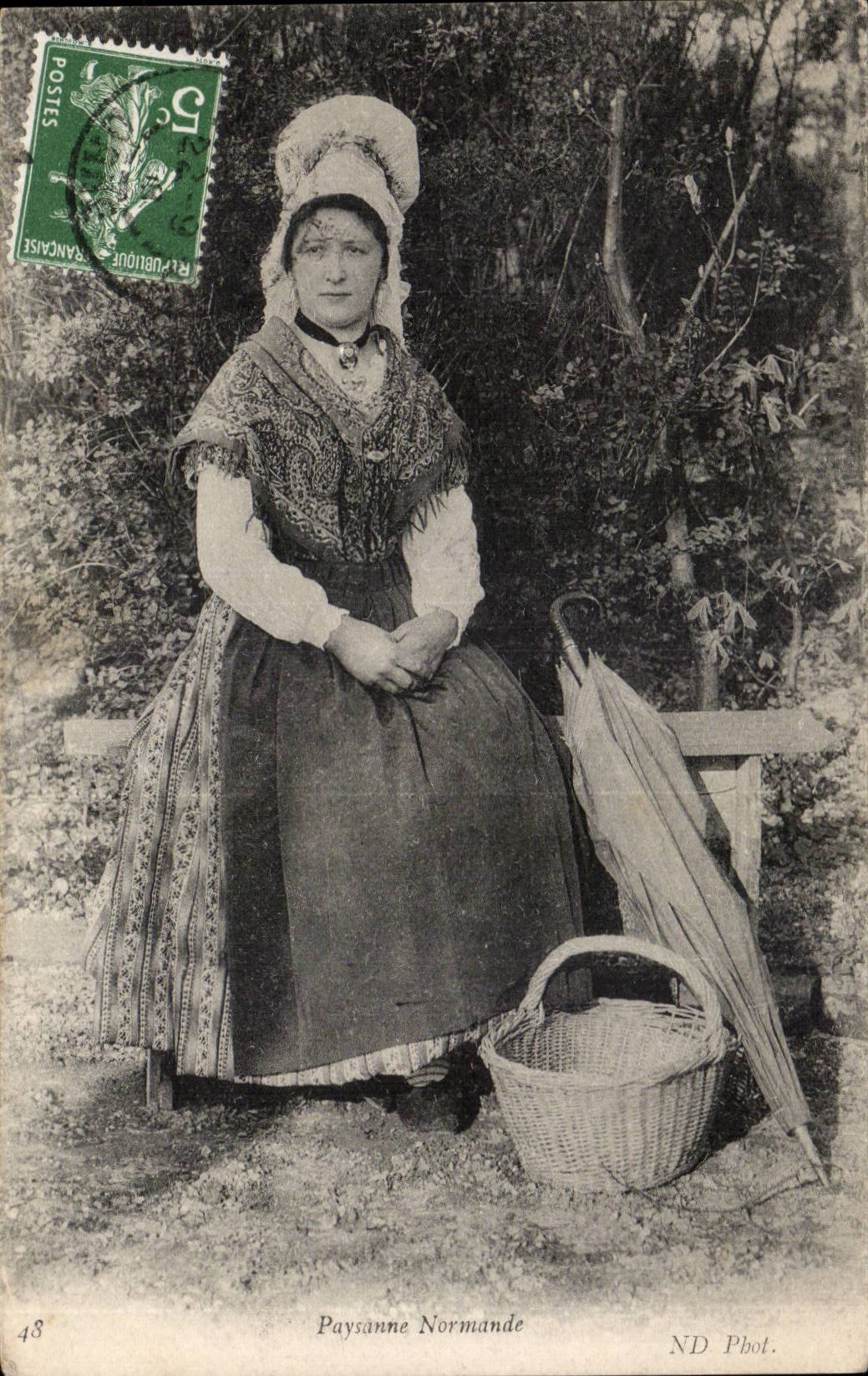 Folklore - Costumes - Peasant Norman - CPA